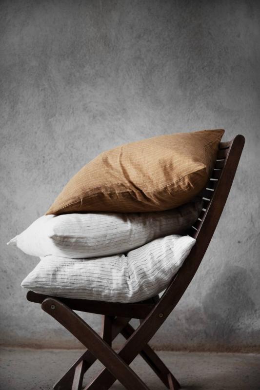 Kuddfodral 50x60 - saffran/vit rand