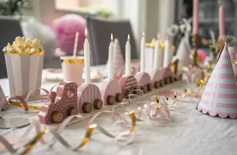 Ljusstake födelsedagståg rosa