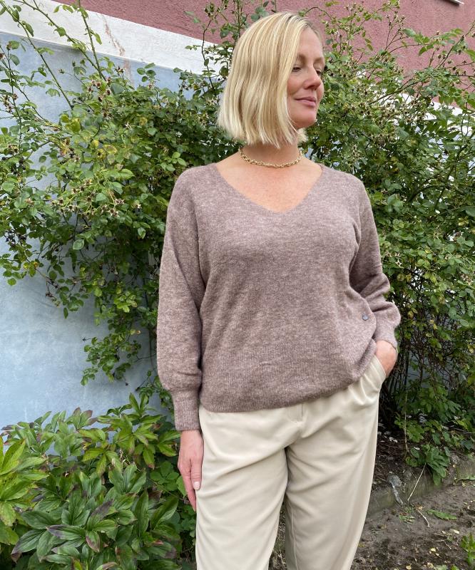 Merle V-neck pullover