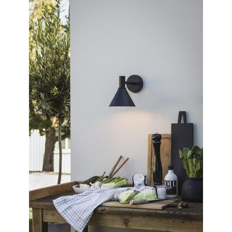 Fasadlampa Tripp – monterad på vägg – svart