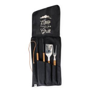 set med grillverktyg och väska