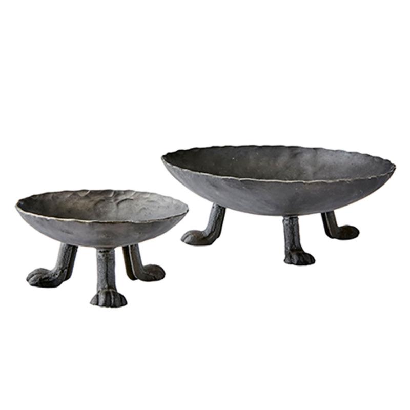 skålar i smide med fötter