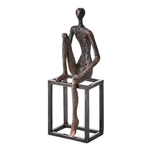 Pose – staty från Affari i metall