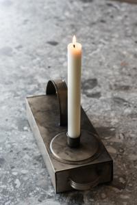 Ljusstake i plåt med utdragbar låda