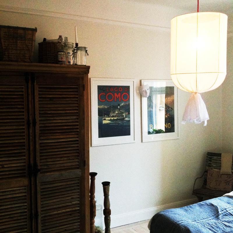 SKIRA lantlig och sval lampa i vitt, svart och off white