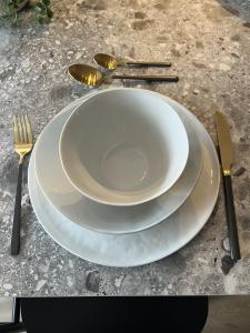 Vit salladsskål Bianca - skål för frukost, förrätt & efterrätt
