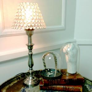 Glitterlampa på blank elegant  lampfot