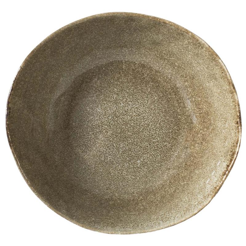 tallrik i jordfärgad keramik