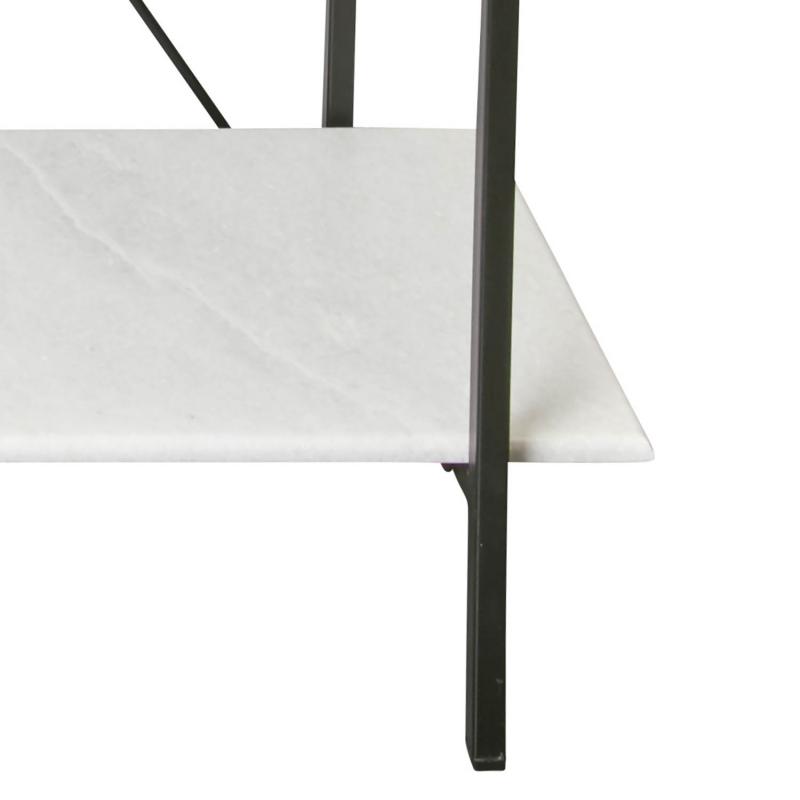 hylla med hyllplan i vit marmor