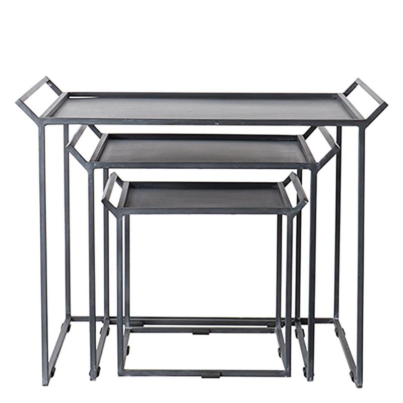 set med tre stycken sidobord i metall