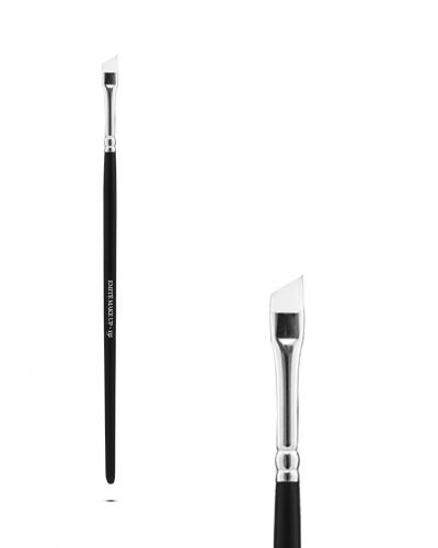 ANGULAR BROW BRUSH 131