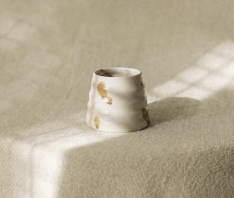 Bullig kaffekopp, Fröhus