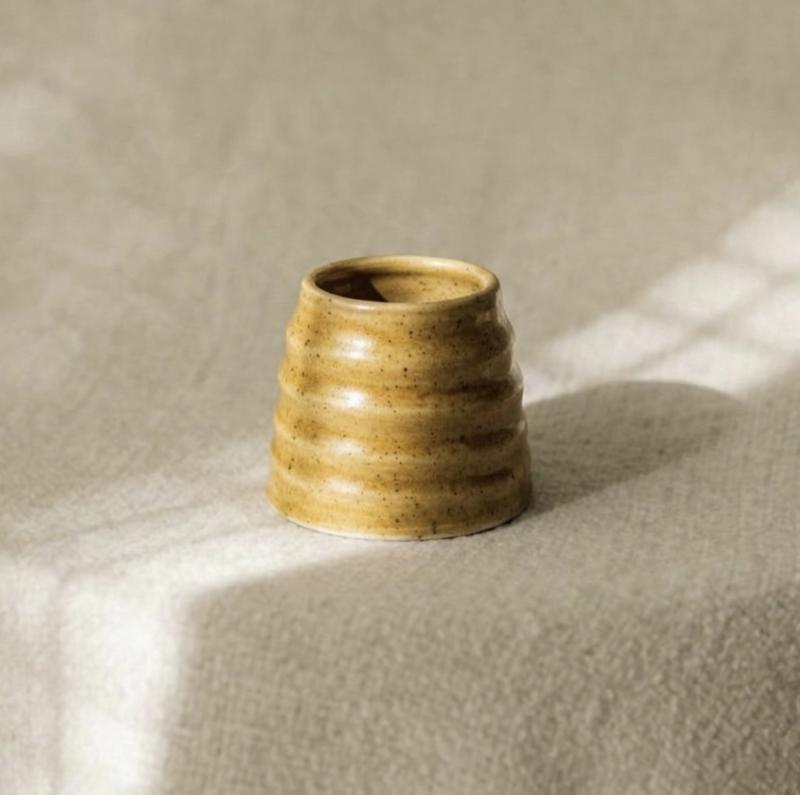 Bullig kaffekopp, Ockra