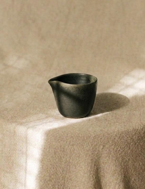 Liten kanna, Skogsgrön