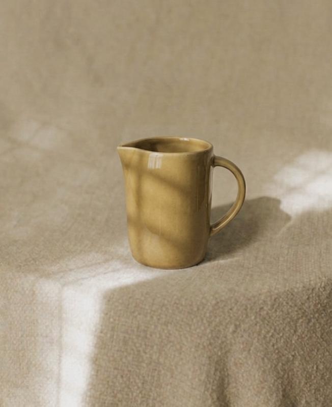 Stor kanna med handtag, Ockra