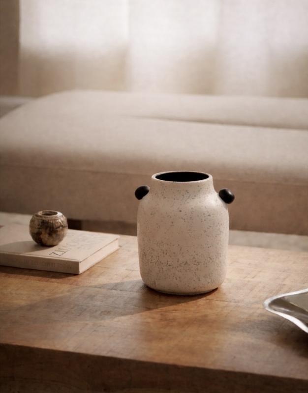 Krus, Carbon black & lava