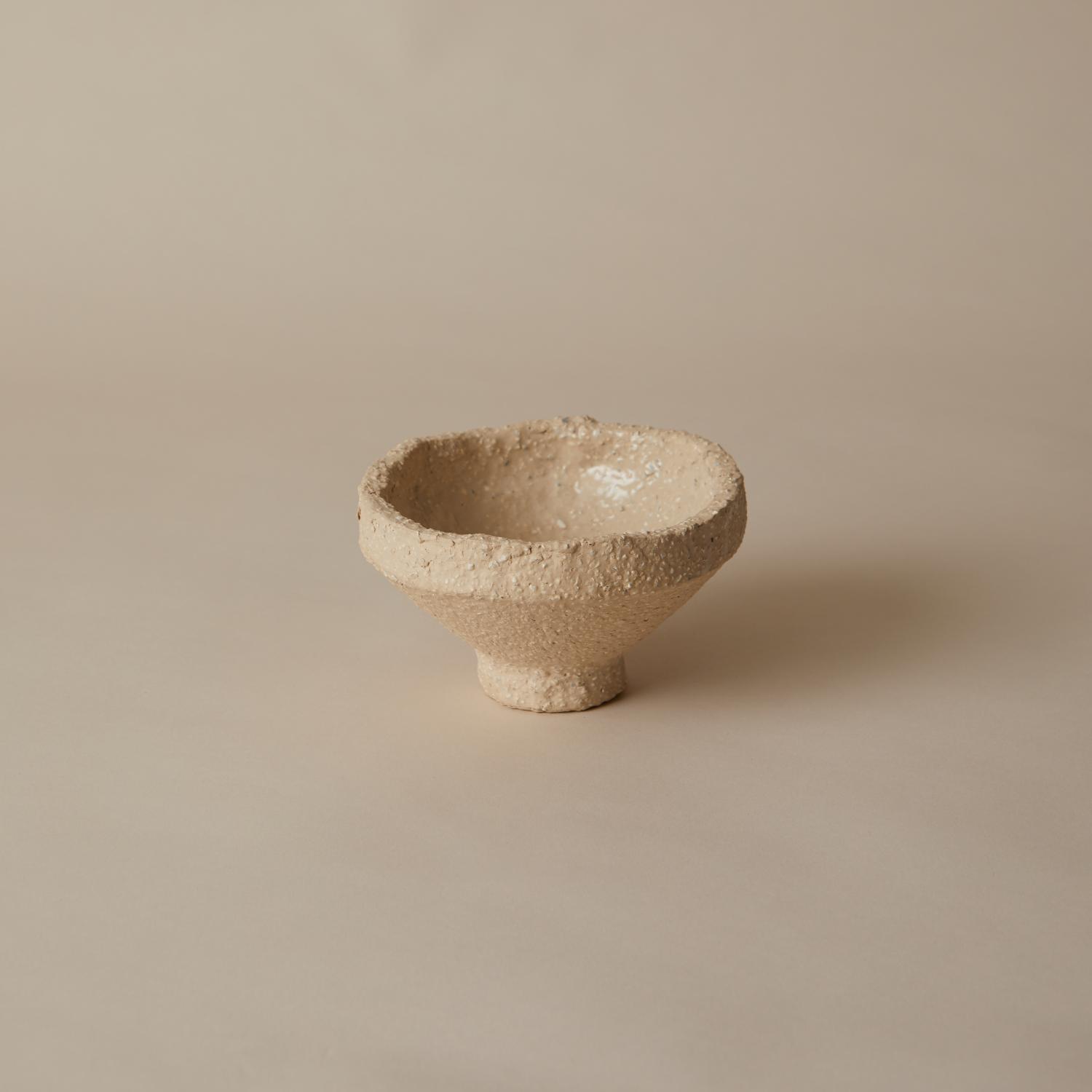 Bowl white with foot, RAW