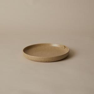 Smooth plate with edge in Vintage beige