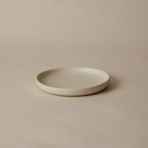 Smooth plate with edge in Vintage white