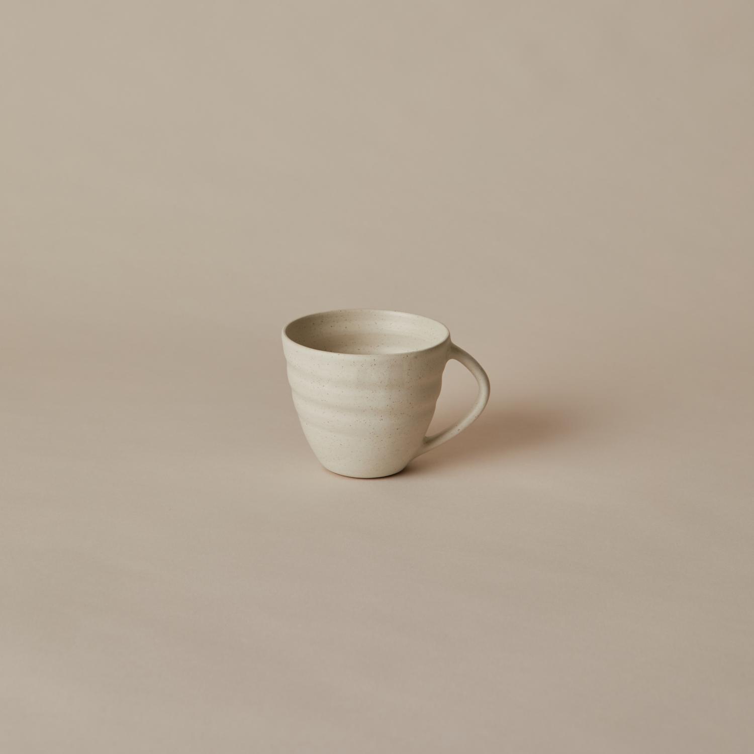 Teacup in Vintage white