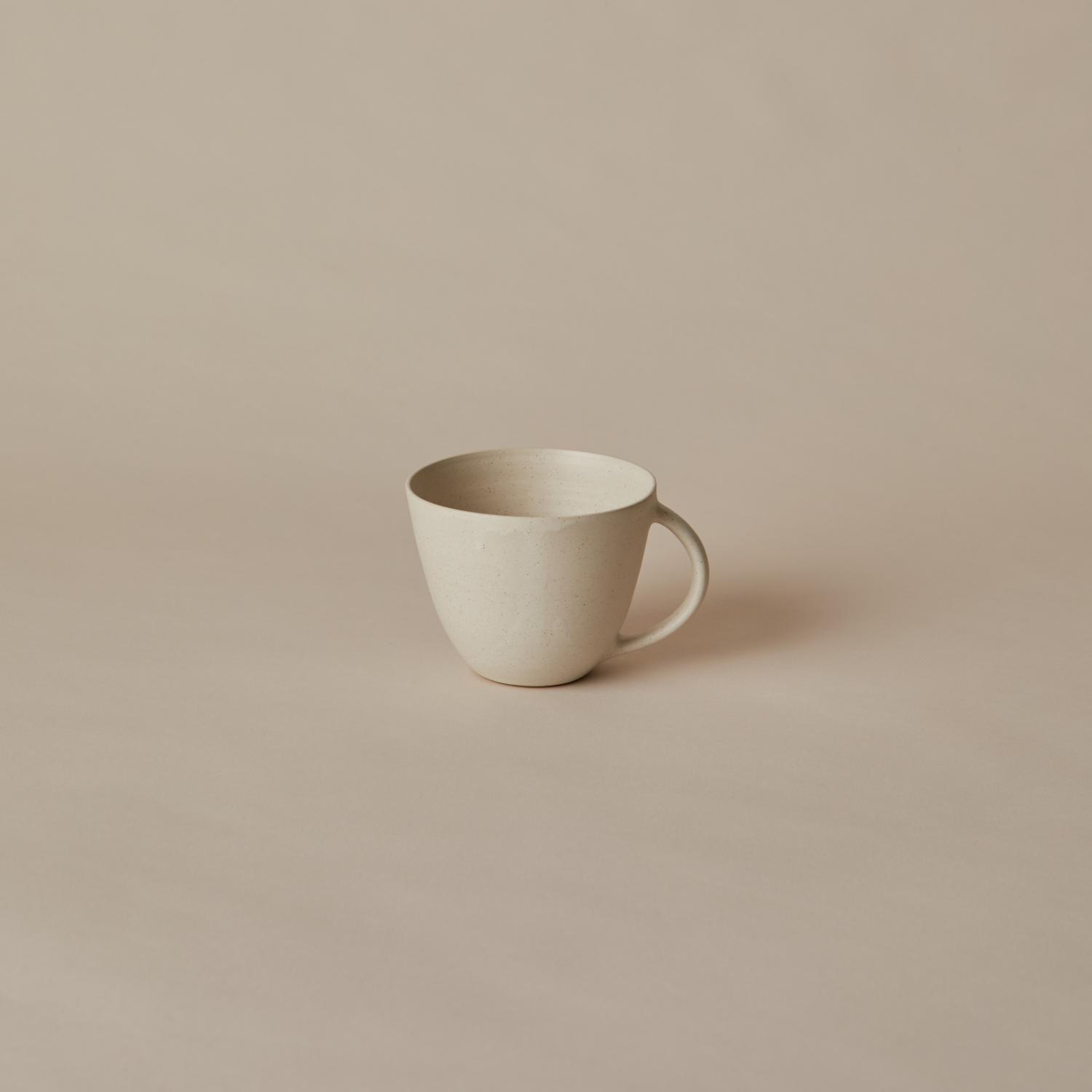 Smooth teacup, Vintage white