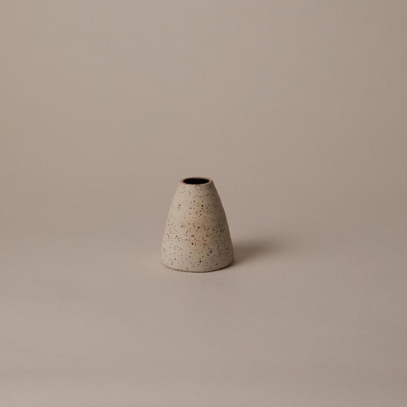 Sticklingvas, Carbon black and lava