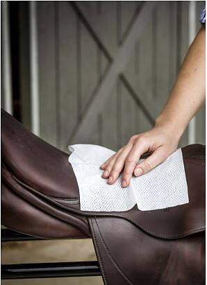 Oakwood Leather wipes