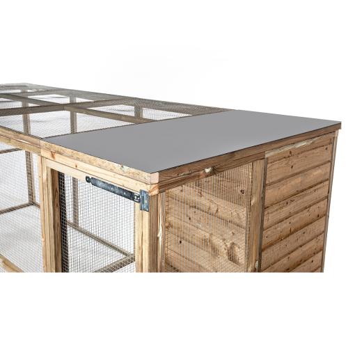 Utehage av underhållsfritt trä med nattbur Ingrid 448 x 179 x 183 cm
