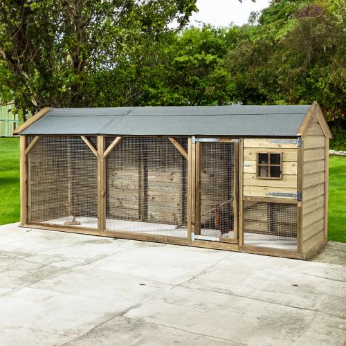 Lyxigt hönshus med stor hage Judith