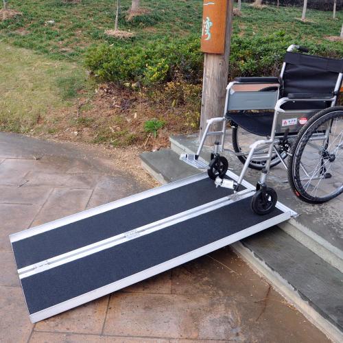 Rullstolsramp hopfällbar, 122 cm, 270 kg, aluminium med halkfri yta
