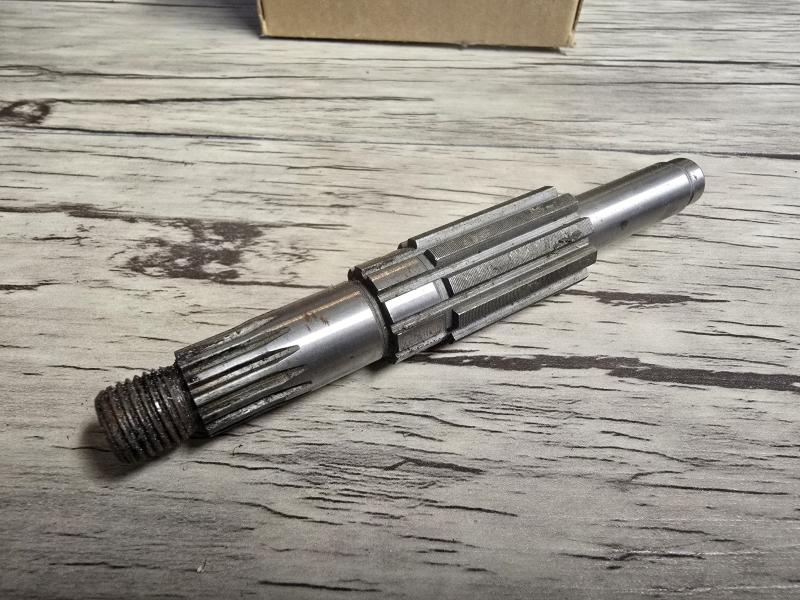 Utgående axel Husqvarna Flinta 3väx NOS