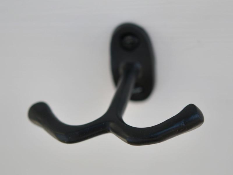 Dubbelkrok till hatthylla -  Gammaldags - Svart