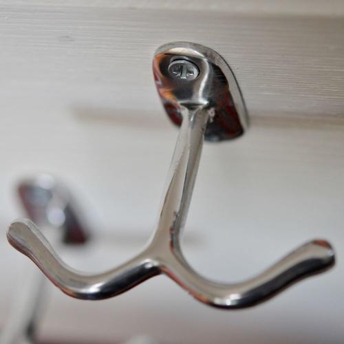 Dubbelkrok till hatthylla -  Gammaldags