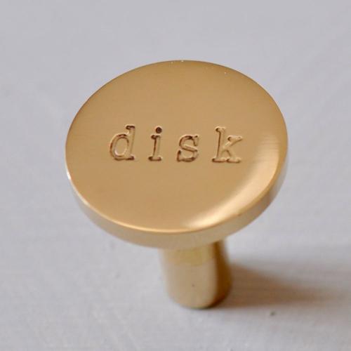 disk - krok i mässing