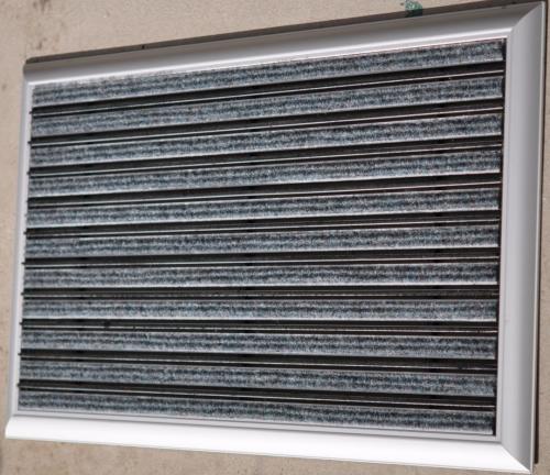 Dörrmatta med ram och borst