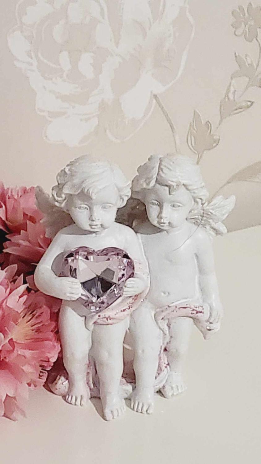 Ängel Håller Rosa Hjärta