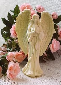 Bedjande Ängel Creme