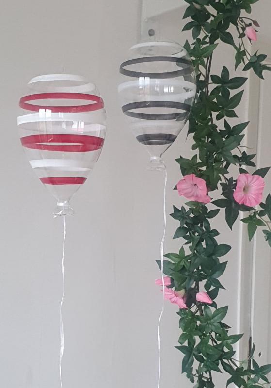 Product Image for Glasballong (Svart - Vit randig) röd glas