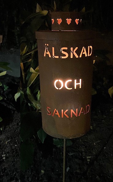 Gravlykta Duva - Älskad Och Saknad