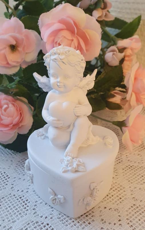 Product Image for Hjärtformad Ask Med Ängel handmålad dopgåva