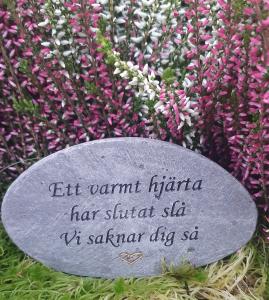 Sten Med Graverade Text - Ett varmt hjärta ..
