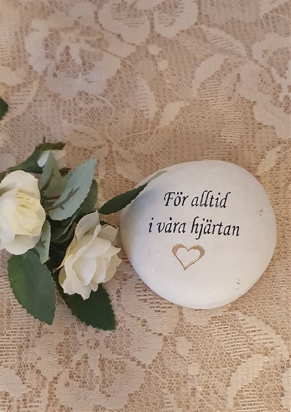 Vi Lyfter Våra Hjärtan Text