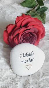 Sten Med Graverade Text Och Hjärta - Älskade Morfar