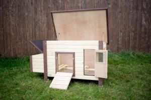 Isolerat Hönshus Med uppvärmning för 2-5 Höns