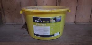 Toplick Får Mineral-Vitaminblock med Vitlök 20kg