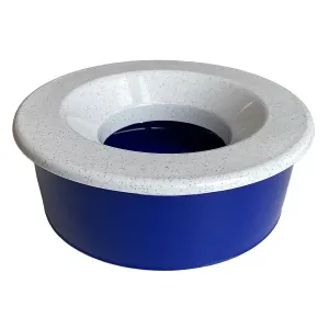 Akita non spill hundskål. Vattenskål i plast, mörkblå med gråmelerat lock.