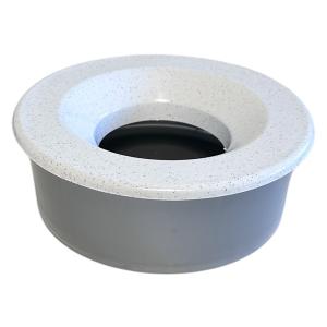 Akita non spill hundskål. Vattenskål i plast, silvergrå med gråmelerat lock.