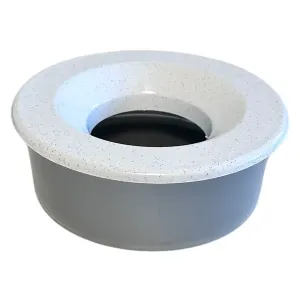 Akita non spill hundskål. Vattenskål i plast, silvergrå med gråmelerat lock.