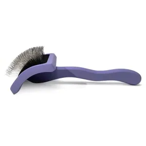 Chris Christensen Kärben Lavender karda i hög kvalitet för hund och katt. 17 mm långa stift. Medium, böjd.