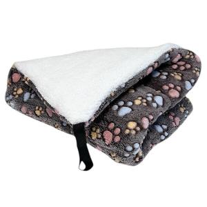 Ergosoft mjuk, vändbar hundpläd. Brunmelerad med tassmönster, vit teddy, 87x71x4 cm.